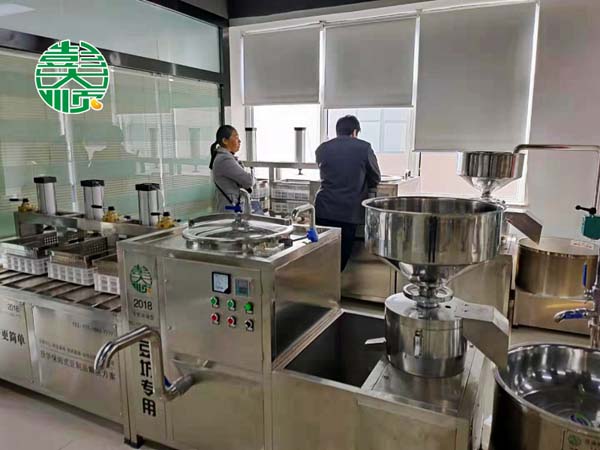 信阳客户来长征注册公司总部实地考察